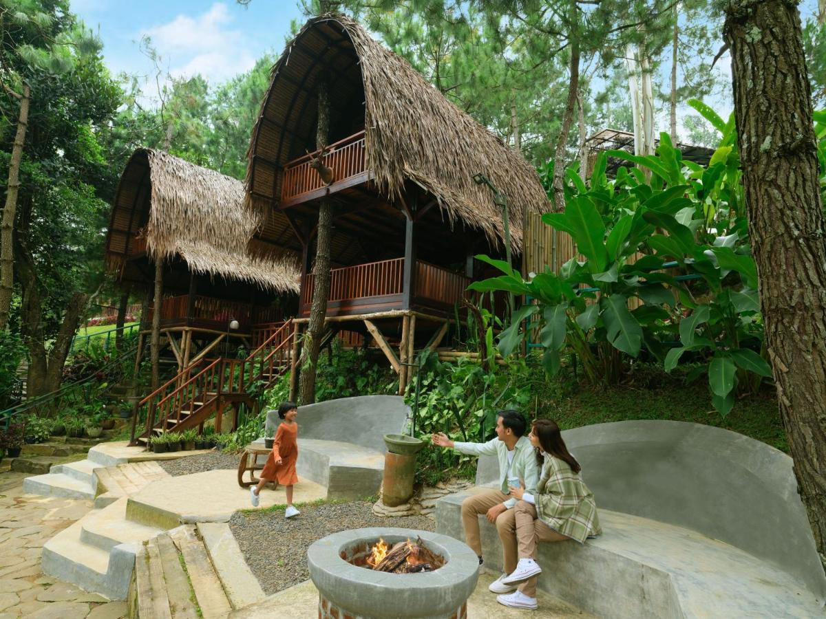 The Lodge Maribaya Cikareumbi Exterior photo