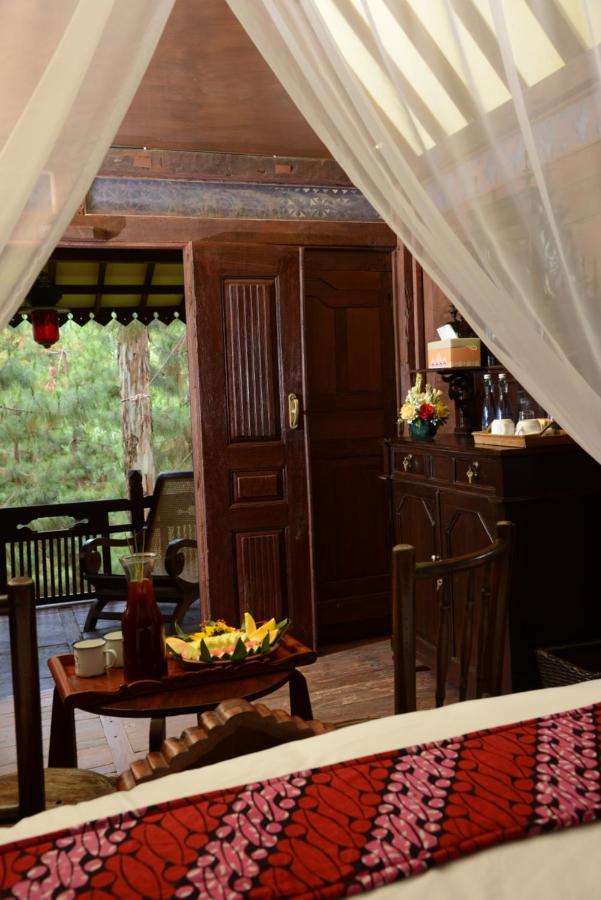 The Lodge Maribaya Cikareumbi Exterior photo