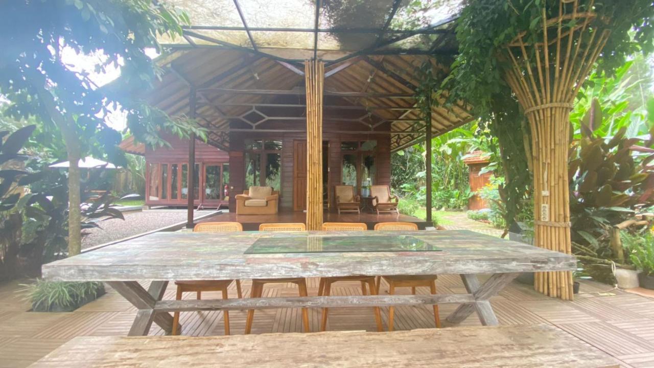 The Lodge Maribaya Cikareumbi Exterior photo