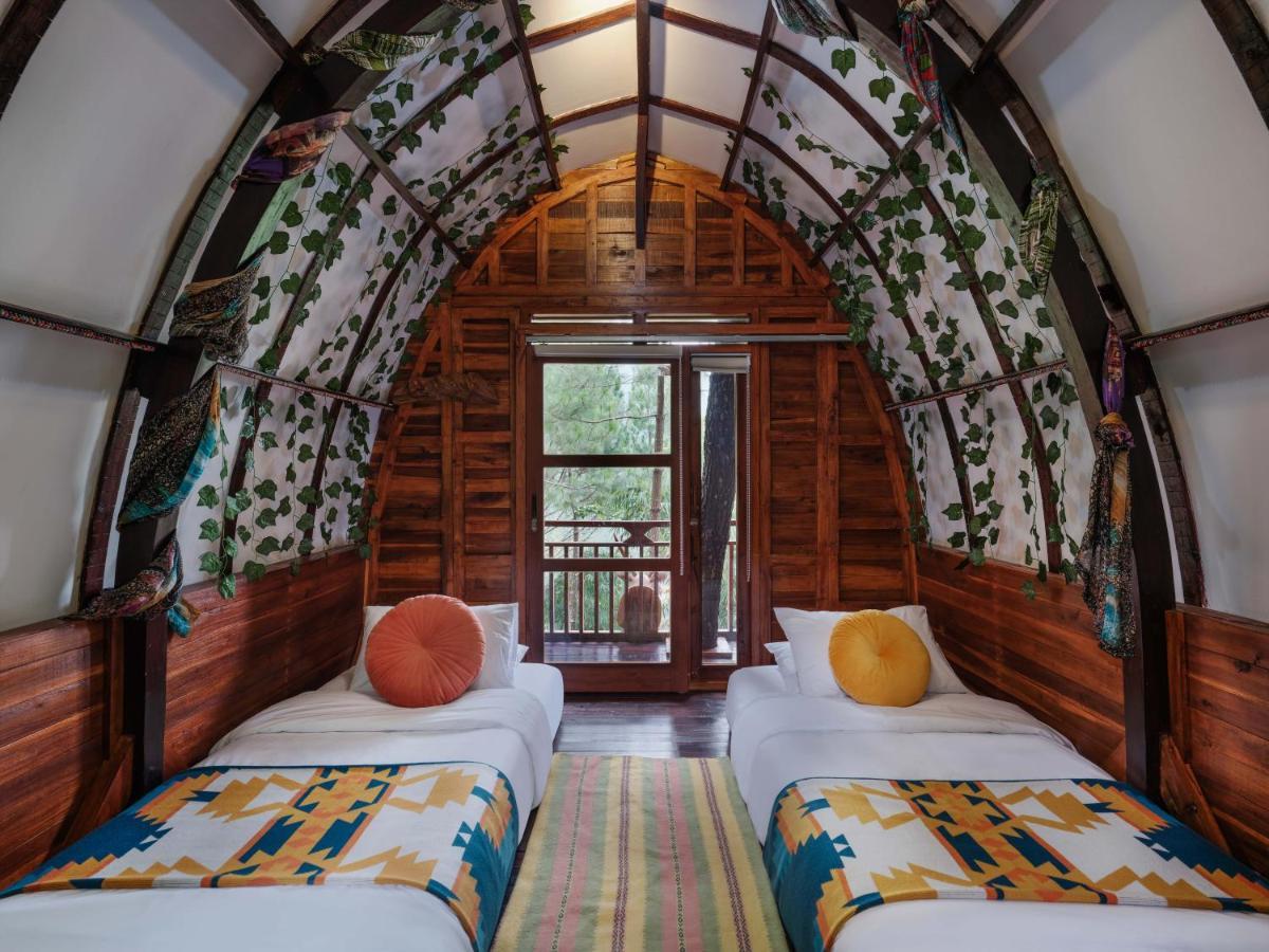 The Lodge Maribaya Cikareumbi Exterior photo