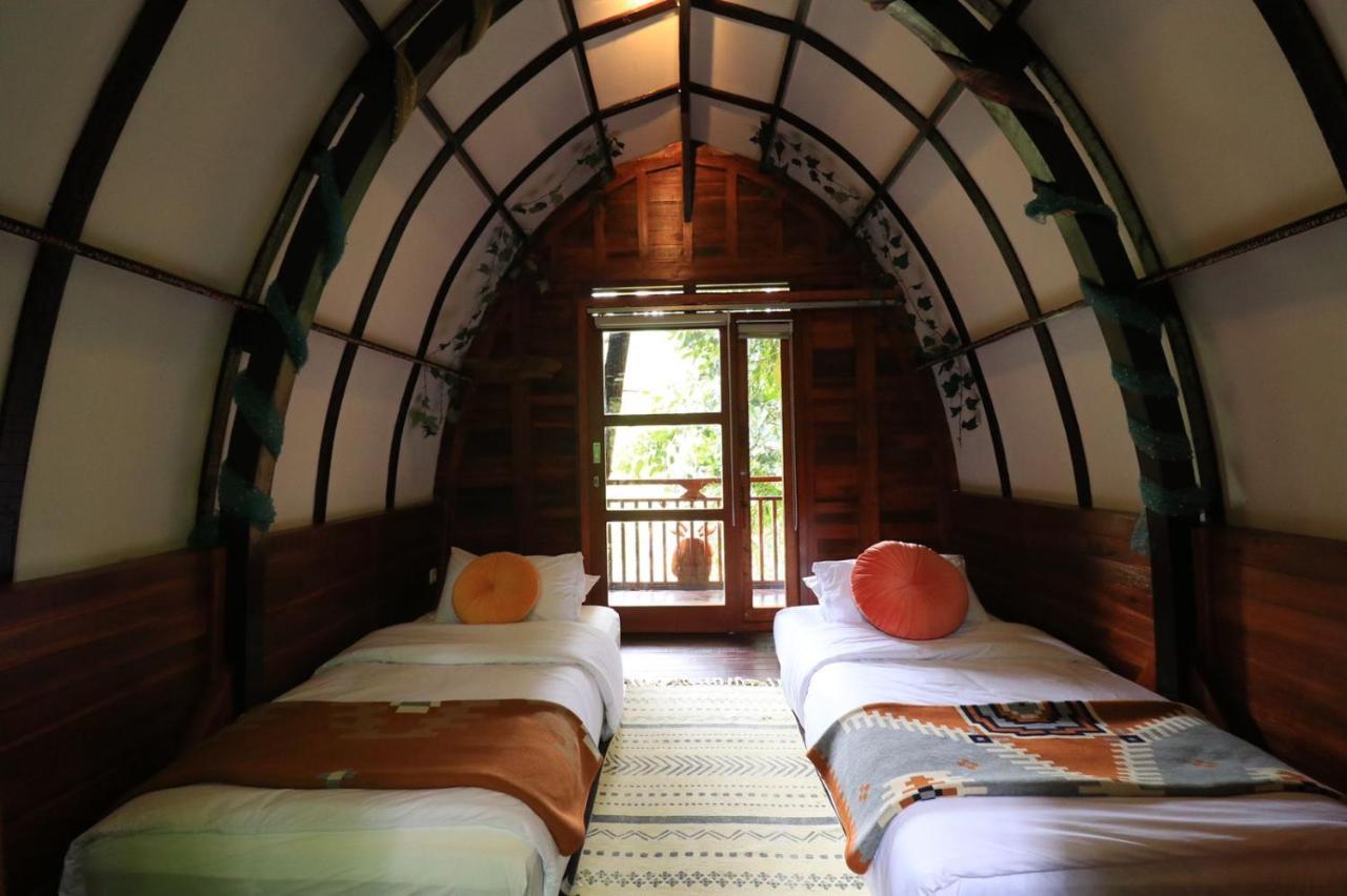 The Lodge Maribaya Cikareumbi Exterior photo