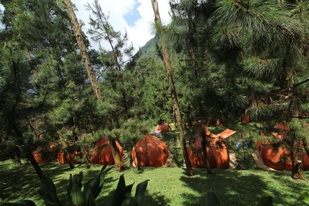 The Lodge Maribaya Cikareumbi Exterior photo